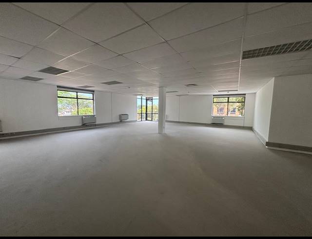 1,014M² OFFICE TO LET IN PLATTEKLOOF 3